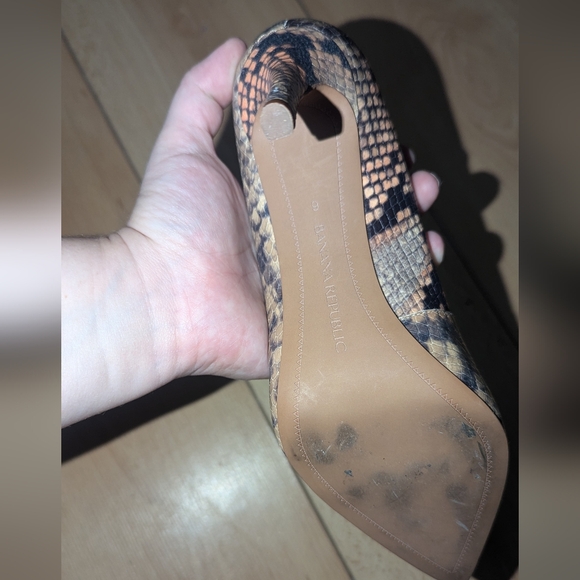 Banana Republic Pump SZ6 - Picture 3 of 3